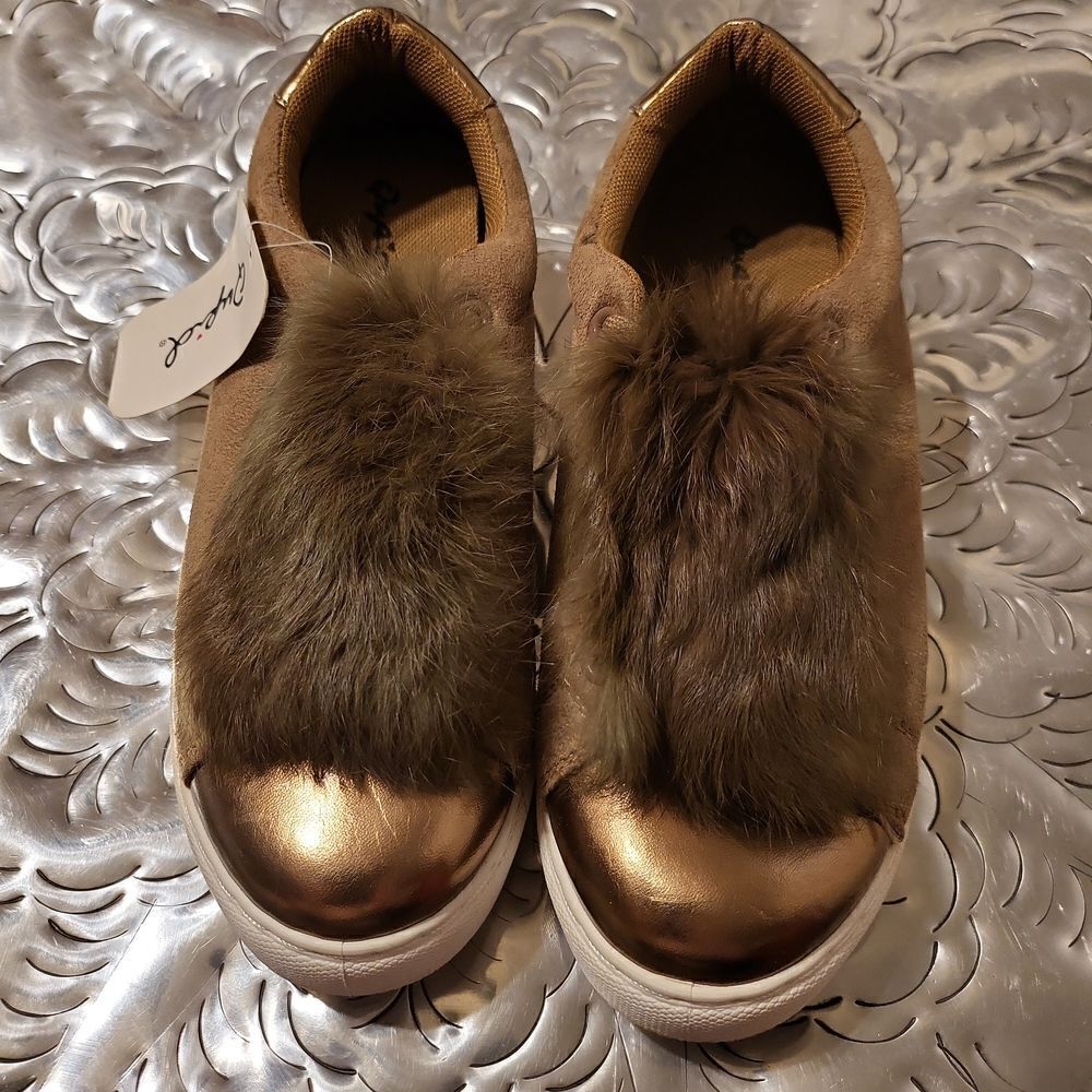 Nwt, gold and taupe real rabbit fur top tennis shoes,sz.7